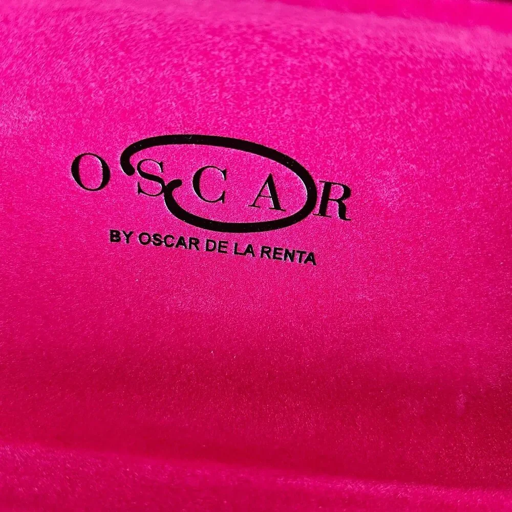 Oscar de la Renta Hard Shell Eyeglass Case Black Exterior Pink Interior